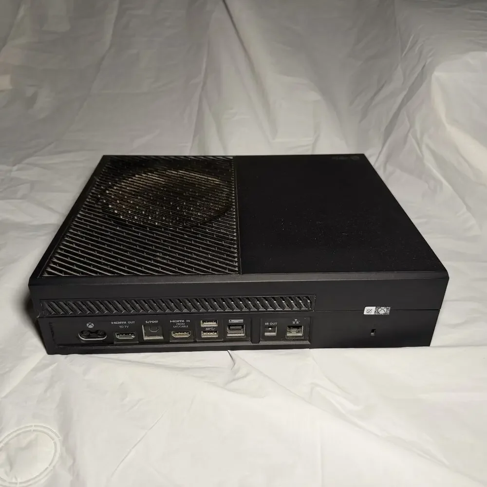 Original Microsoft Xbox One Model 1540 Console With Games, Box & Extras Read